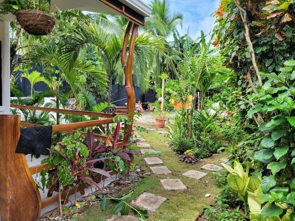 Hotel Mecca à Puerto Viejo de Talamanca Extérieur photo