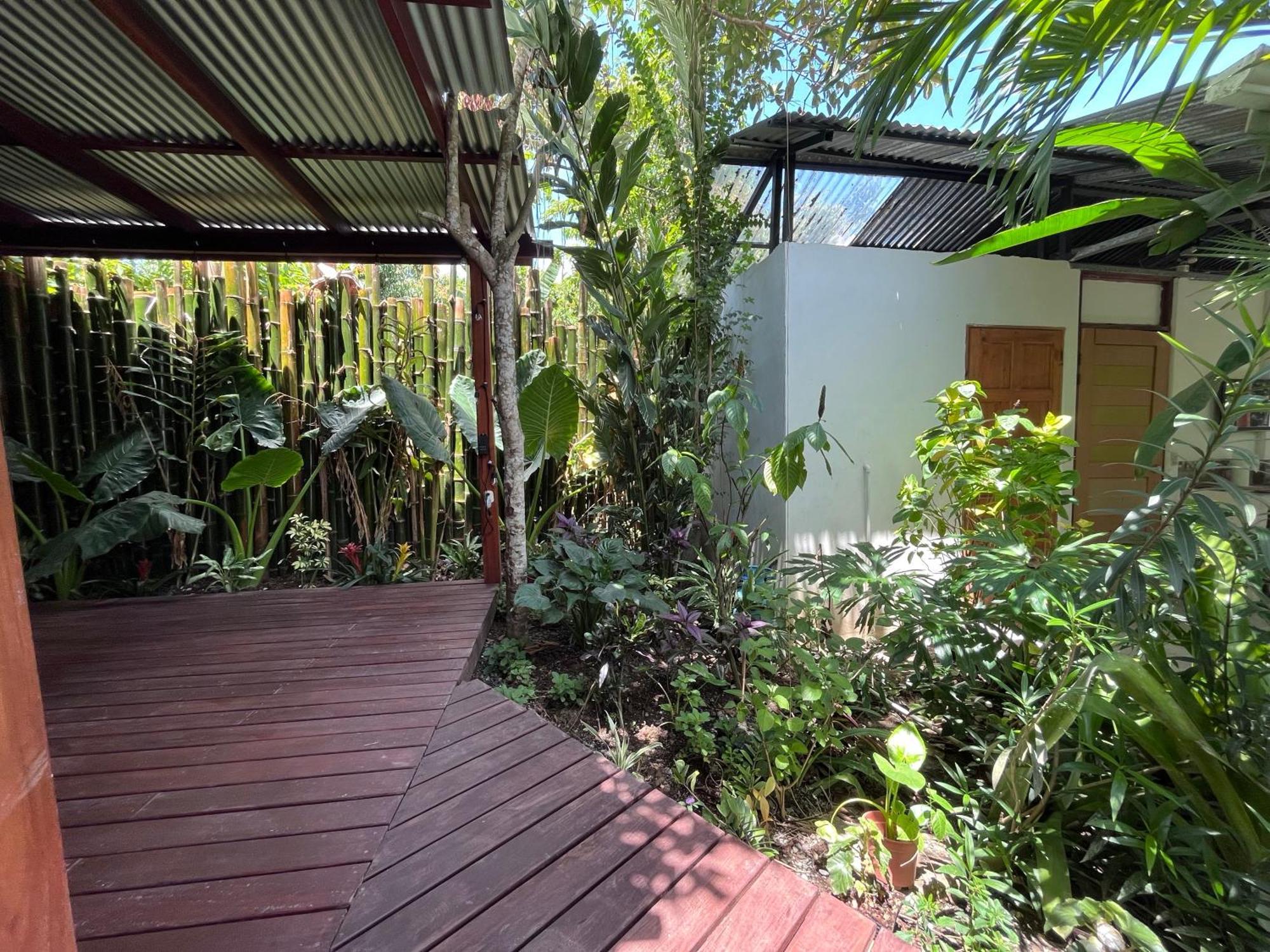 Hotel Mecca à Puerto Viejo de Talamanca Extérieur photo